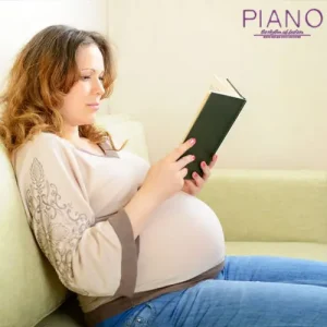 کتاب خواندن در دوران بارداری