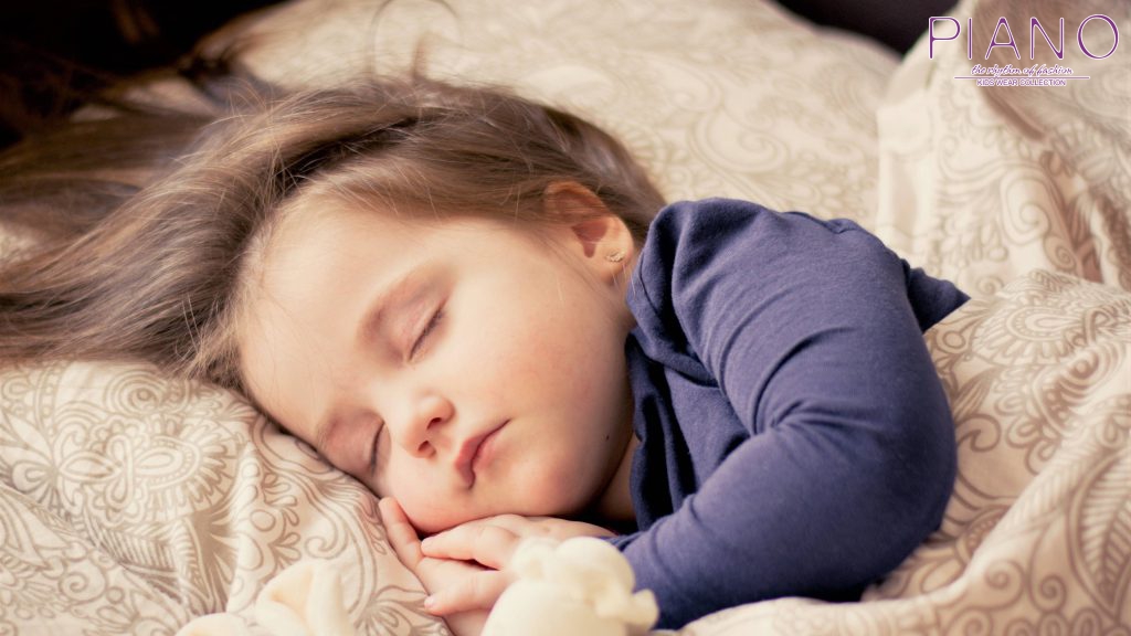 خواب نوزادان در ماه های 6 تا 12 ماهگی